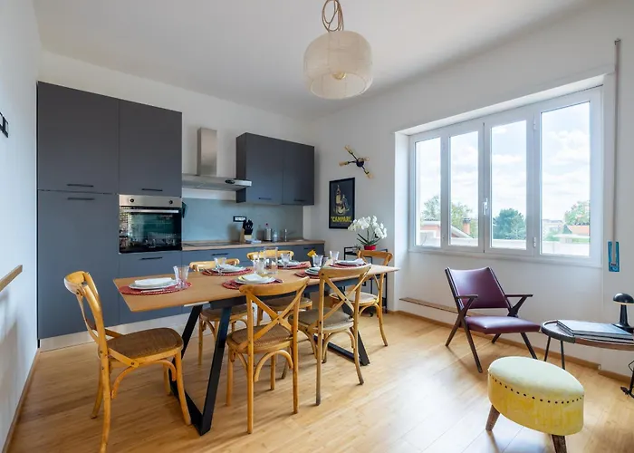 Appartement Spacious With Terrace 3 Bedroom, Metroa Battistini *